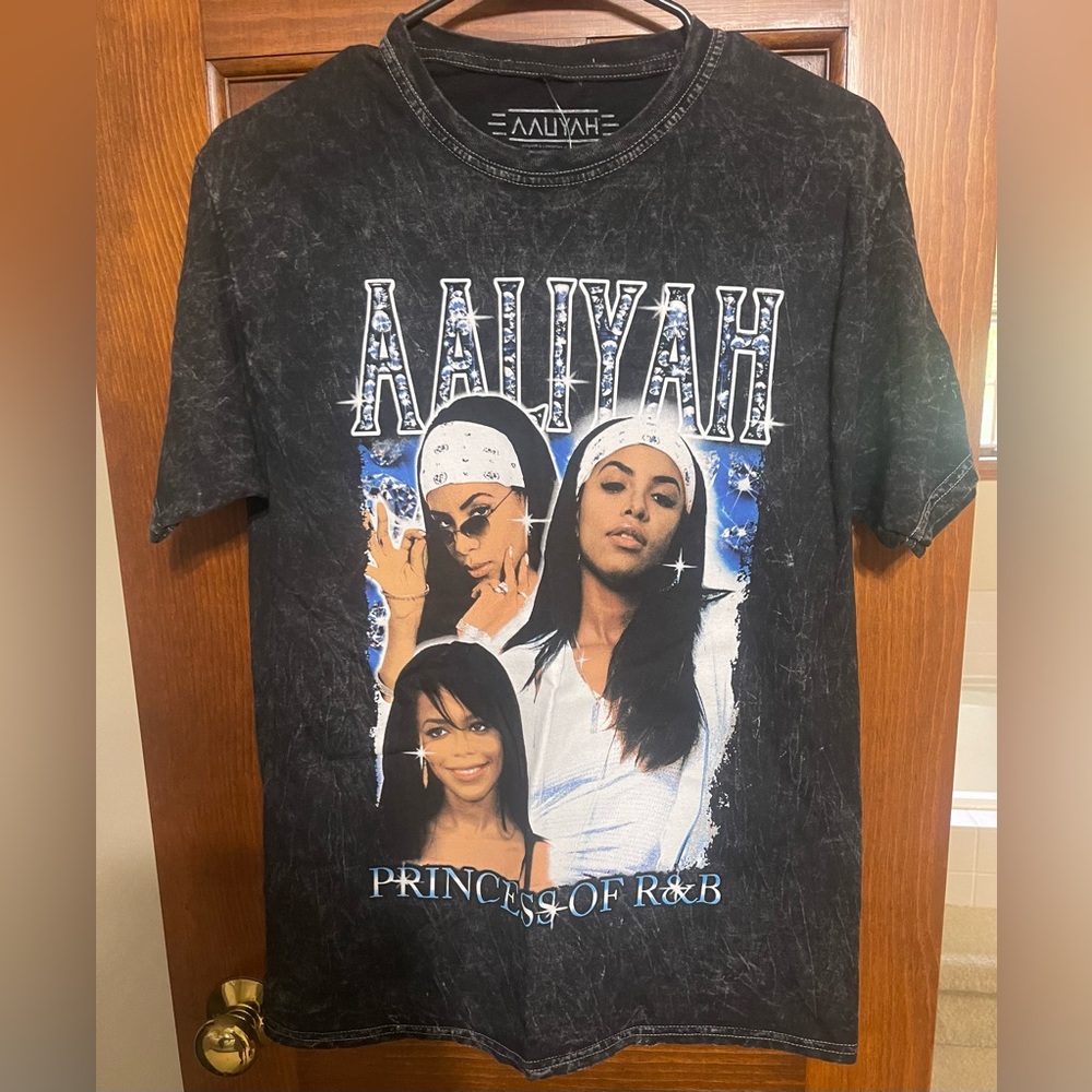 Forever 21 Aaliyah Black Shirt NWT Medium